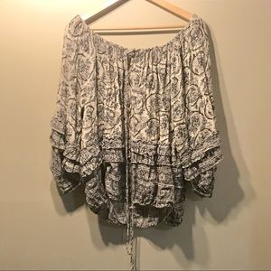 Bohemian bell sleeve blouse sz M